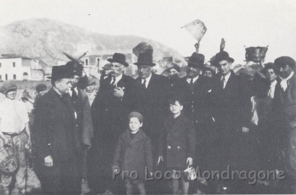 Anno 1935 - Manifestazione durante i lavori al Lido.jpg